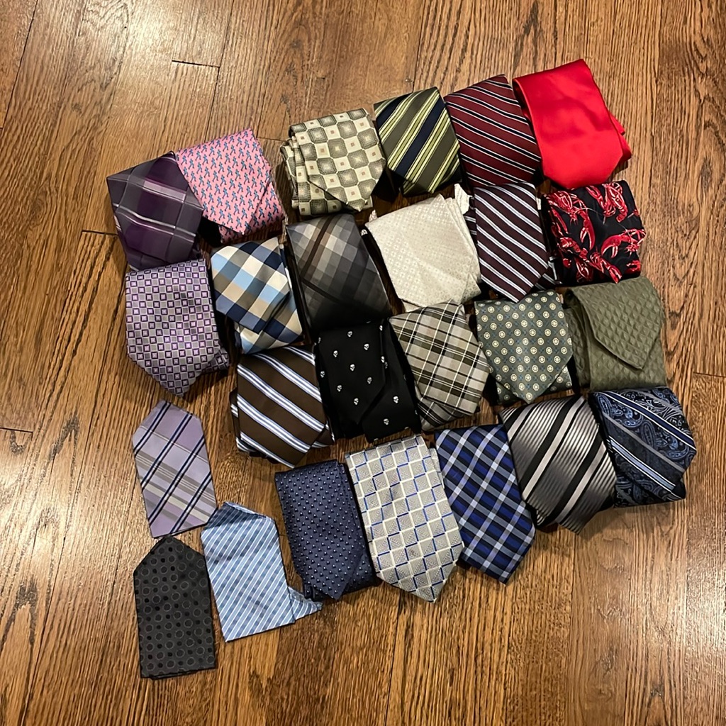 Silk Ties Lot Of 22 Brand Labels With Bonus 3 Pocket Squares